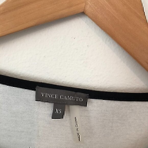 VINCE CAMUTO Black Overlay White Laser Cut Polka Dot 3/4 Sleeve Blouse Top sz XS - Picture 4 of 5